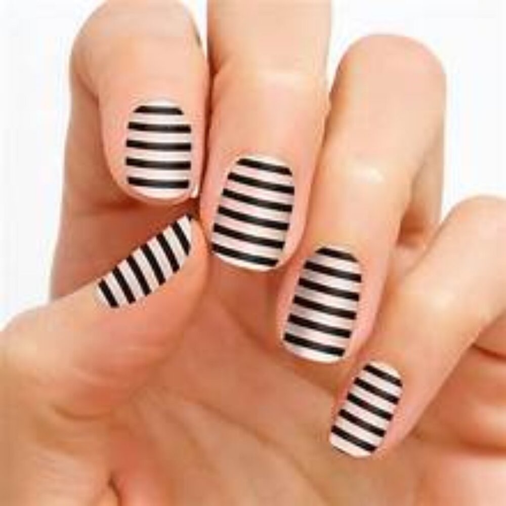Between the Lines - Color Street 100% Real Nail Polish Strips
